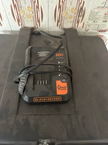 Carregador de bateria black decker 20 V 