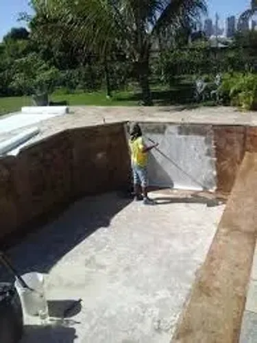 CONSERTOS , PEÇAS E REVESTIMENTOS EM FIBRA DE VIDRO