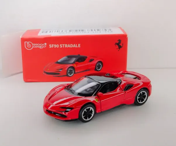 Miniatura Ferrari SF90 Bburago 1:64 melhor a Hotwheels