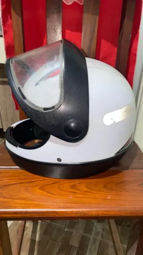 Capacete branco