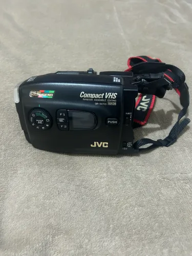 Filmadora JVC GR AX700