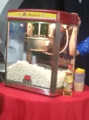 Vendo uma pipoqueira *