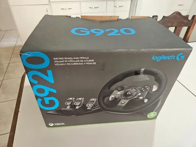 Simulador de Corrida Logitech G920 com Câmbio + Freio de Mão
