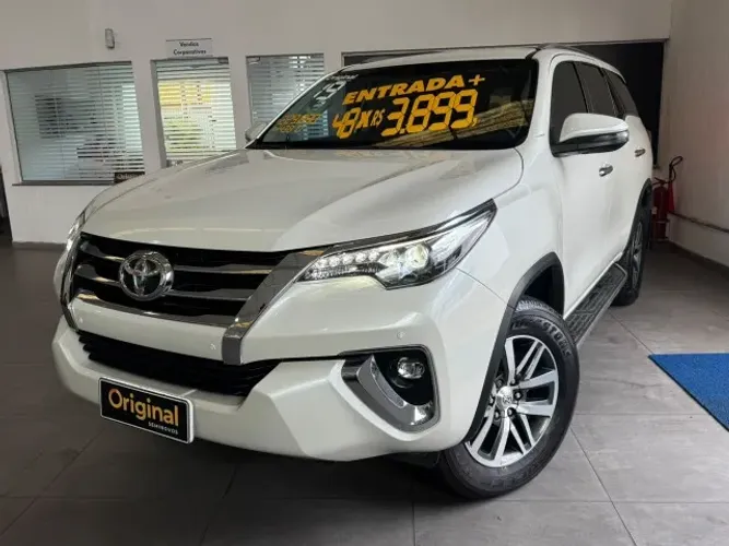 Toyota Hilux SW4 SRX 4X4 2.8 TDI 16V Dies. Aut. 2019