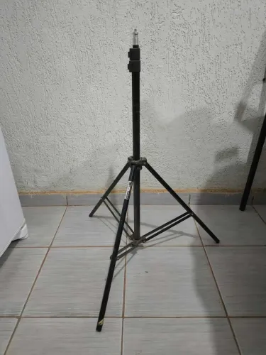 Tripé para celular e câmera 