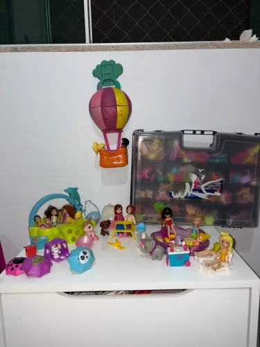 Polly Pocket Kit com 16 Pollys e com + de 200 acessórios variados