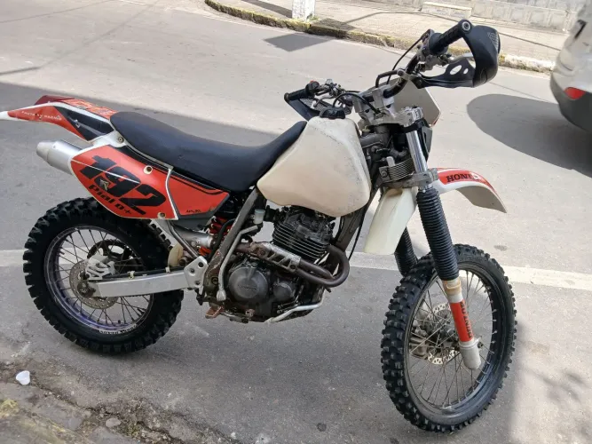 Xr 400 toda original. Nota fiscal e manual original