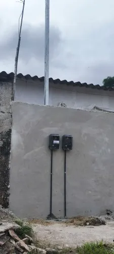 Poste e padrão Enel completo instalado.