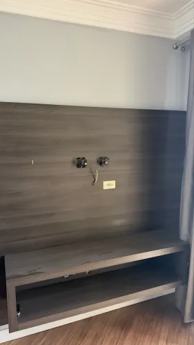 Painel de Madeira - TV