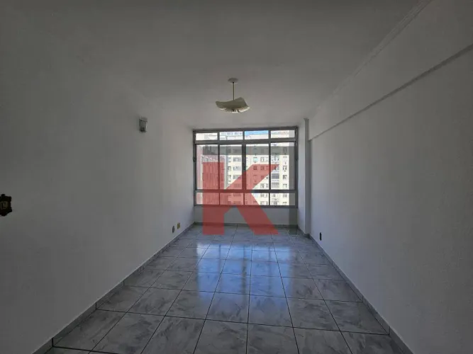 APARTAMENTO COM 50 M2, 1 DORMITÓRIO, 1 VAGA DE GARAGEM, NA QUADRA DA PRAIA, NA APARECIDA -