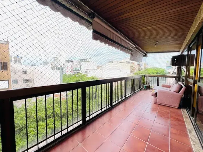 Apartamento à venda no Leblon, Rio de Janeiro-RJ: 4 quartos, 1 suíte, 3 salas, 4 banheiros