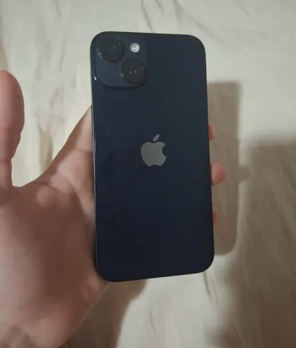 Vendo IPhone 14, 82% de bateria