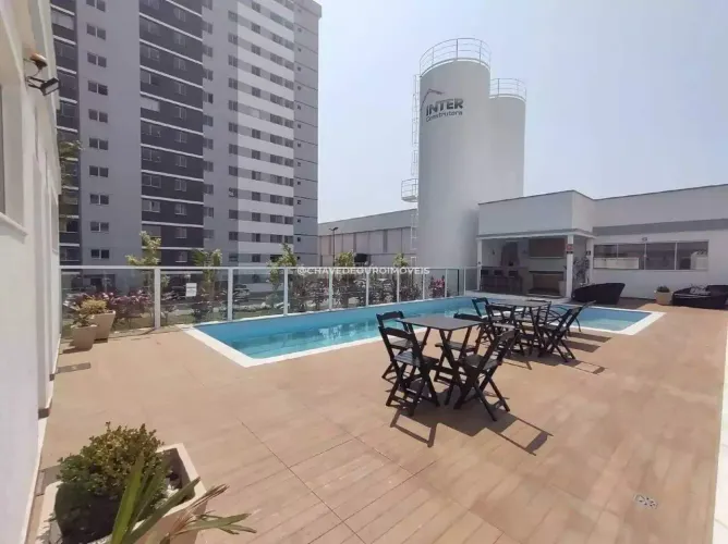 Duplex à venda na Avenida Nossa Senhora do Desterro.