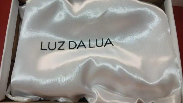 Tênis Luz da Lua Tecido Knit Amêndoa - detalhe Dourado Nº 37