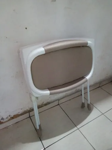 Um trocador de bebê novo 