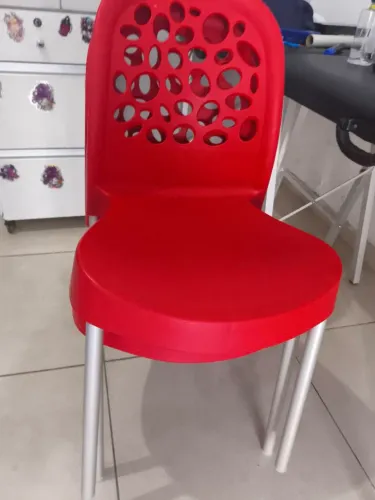 Cadeiras vermelha com prata
