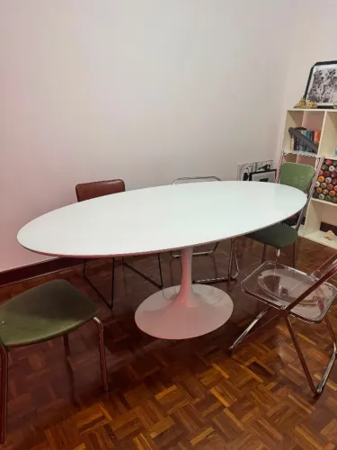 Mesa de jantar oval 