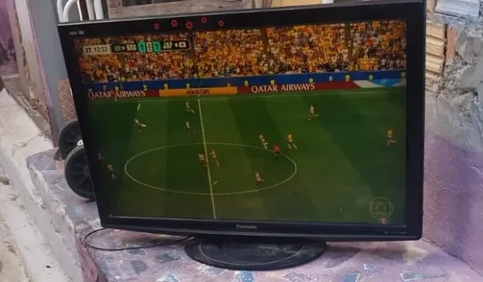 Estou vendendo está TV Panasonic 40 Polegadas mas ela não e smart