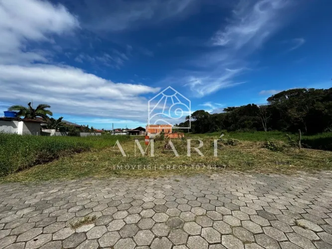 Terreno Esquina com 300m², a 750m da Praia, Praia do Ervino SFS/SC