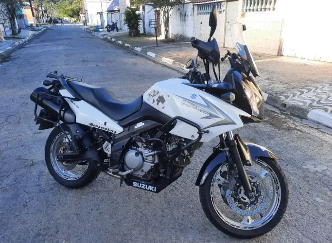 Vstron 650 branca 2013