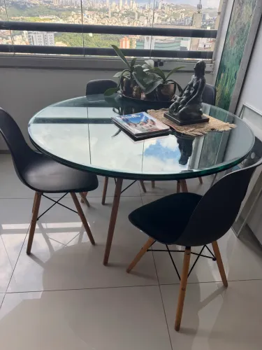 Mesa com 120d laca com tampo de cristal 20mm