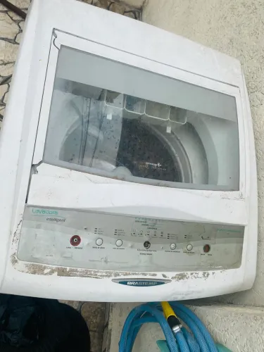 VENDE SE BARATO