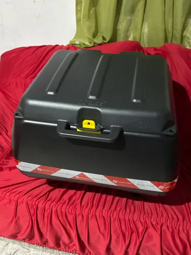 Baú 65L