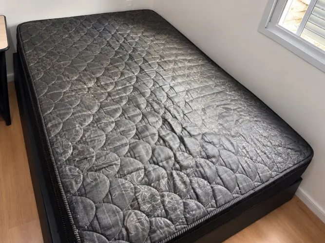 Colchão Casal Portobel Diplomata Light com Pillow Top e Molas Ensacadas (Usado)