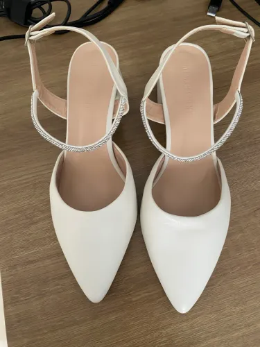 Scarpin Feminino Branco Di Santinni Salto Bloco - Tam. 40