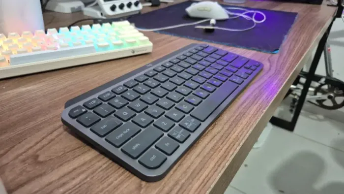 Teclado Logitech MX Keys Mini