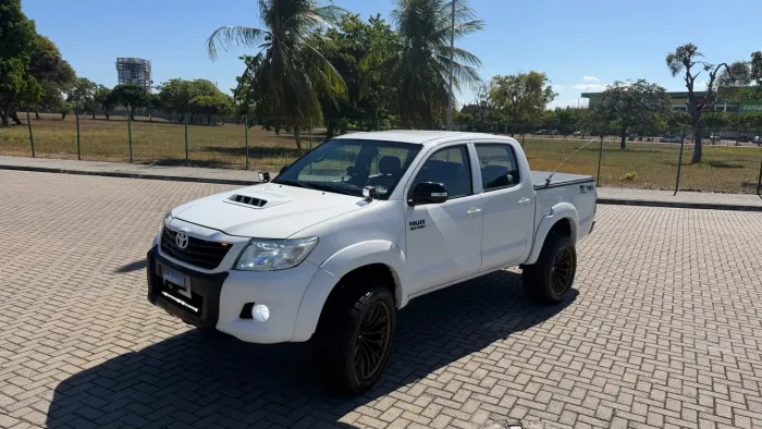 Toyota Hilux CD SRV D4-d 4X4 3.0 TDI Diesel AUT 2013