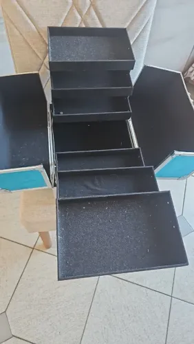 Linda Maleta porta Bijuterias Tam Grande!!