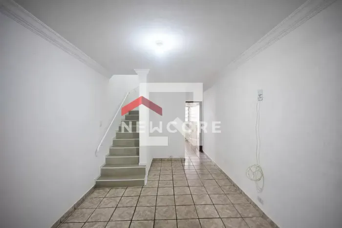 Sobrado em Avenida César Simões - Jardim Henriqueta - Taboão da Serra/SP