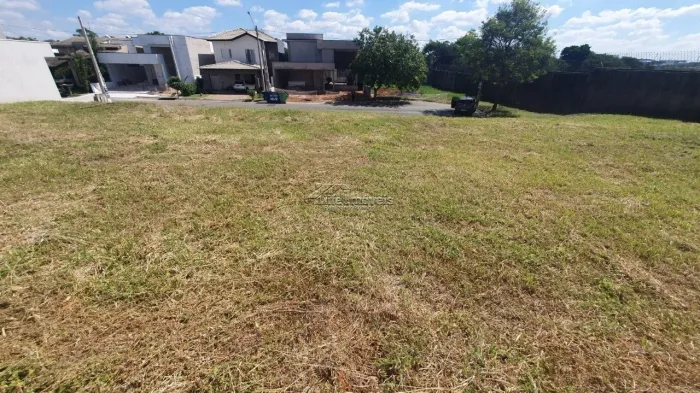 Terreno de 313 m² para venda no Condomínio Mônaco