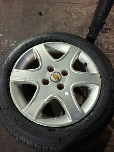 VENDO JOGO DE RODAS ARO 15 ORIGINAL G.M