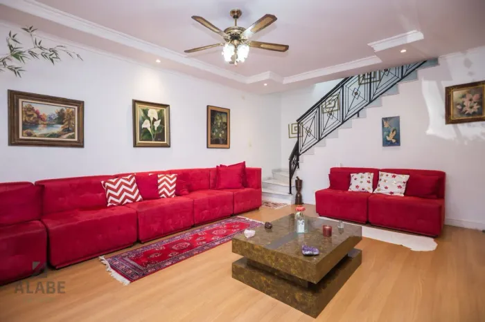 Casa para venda em Campo Belo com 3 quartos, sendo 1 suíte, 220m²