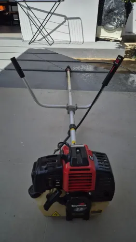 Roçadeira seminova
