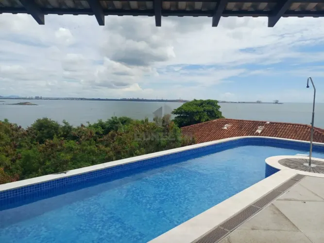 Casa no Ipiranga, Guarapari - Piscina, 3 quartos, 2 suítes, 4 vagas, 500m do mar