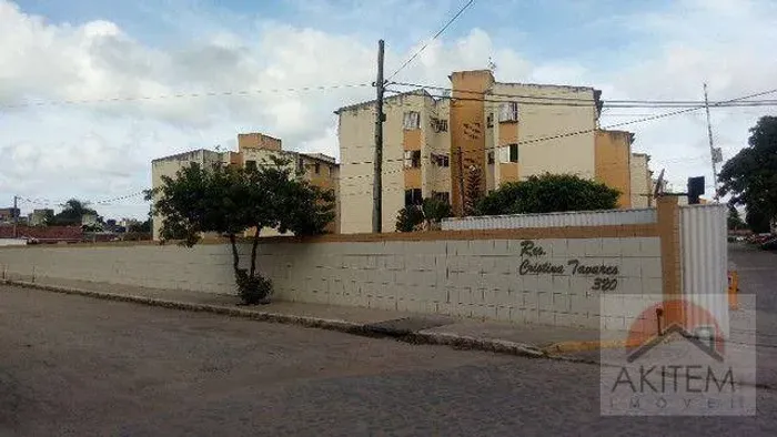 Prédio com piscina apto. De 02 quartos na Avenida Mané Pá do Janga