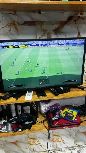 Ps4 fat com 23 jogos e 5 controles