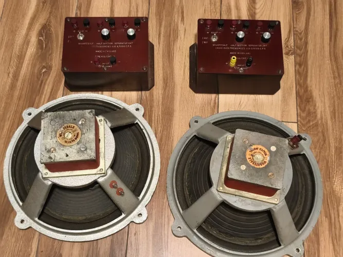 Falantes e crossover wharfedale