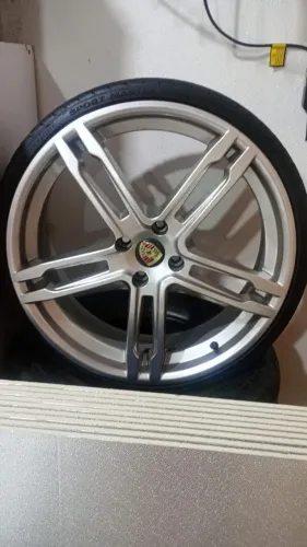 Rodas 20 com 4 pneus zero