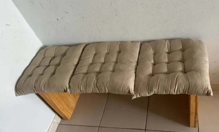 Banco Dupallets, acompanha almofadas