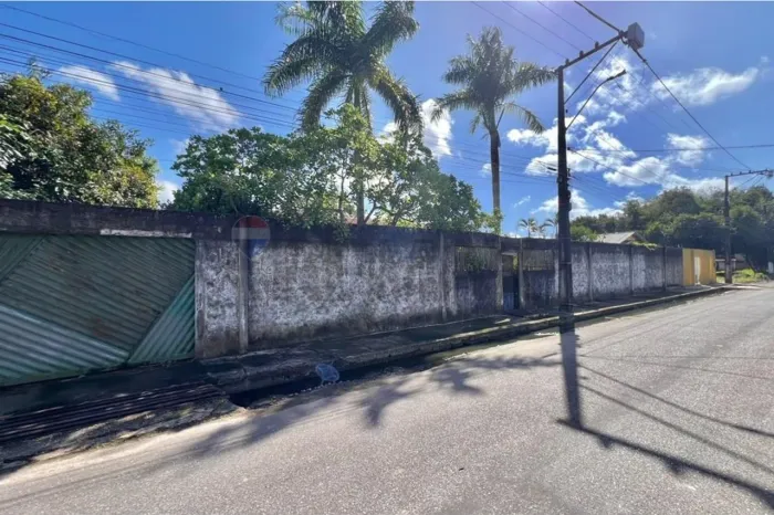 CASA À VENDA EM ÁGUAS LINDAS