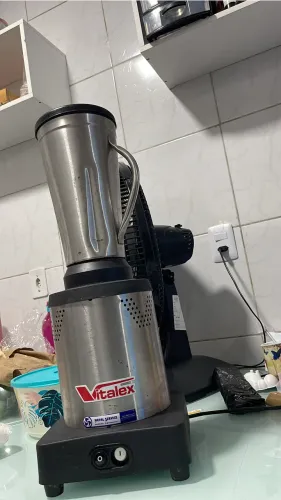 LIQUIDIFICADOR PROFISSIONAL