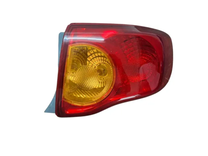 Lanterna traseira direita toyota corolla 2010 *detalhes