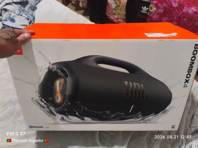 Vende-se Caixa de som JBL Bombox 4