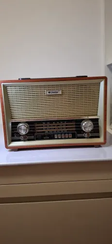 Rádio Vintage Livstar