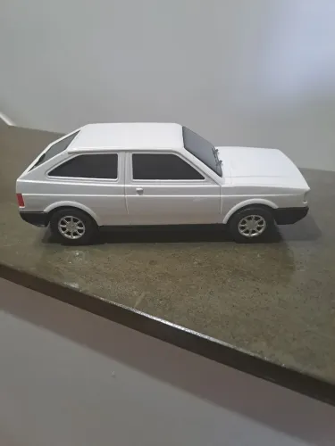 Carro de plástico Gol antigo escala 1:18