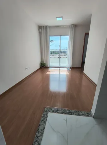 Apartamento 40 m² | 2 quartos, sacada e sol da manhã